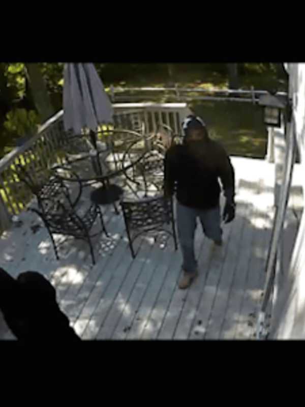 Burglars Strike Pair Of New Canaan Homes In Broad Daylight