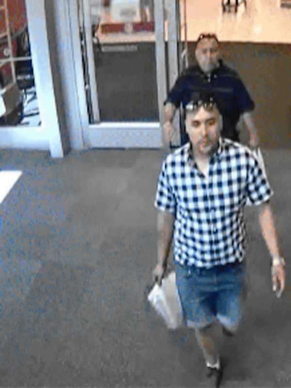 Fairfield Police Release Photos Of Credit Card Theft Suspects