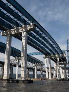 TZ Bridge: Last Eastbound Girders Installed, Westbound Girders Coming