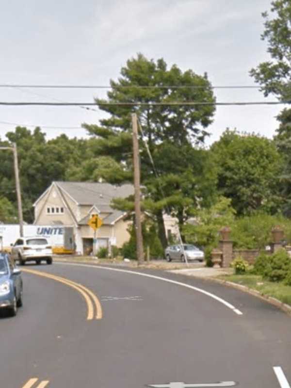 Car Knocks Out Utility Pole In Mamaroneck