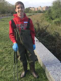 Harvey School Students Wade In To Clean Up Stamford's Mill River Park