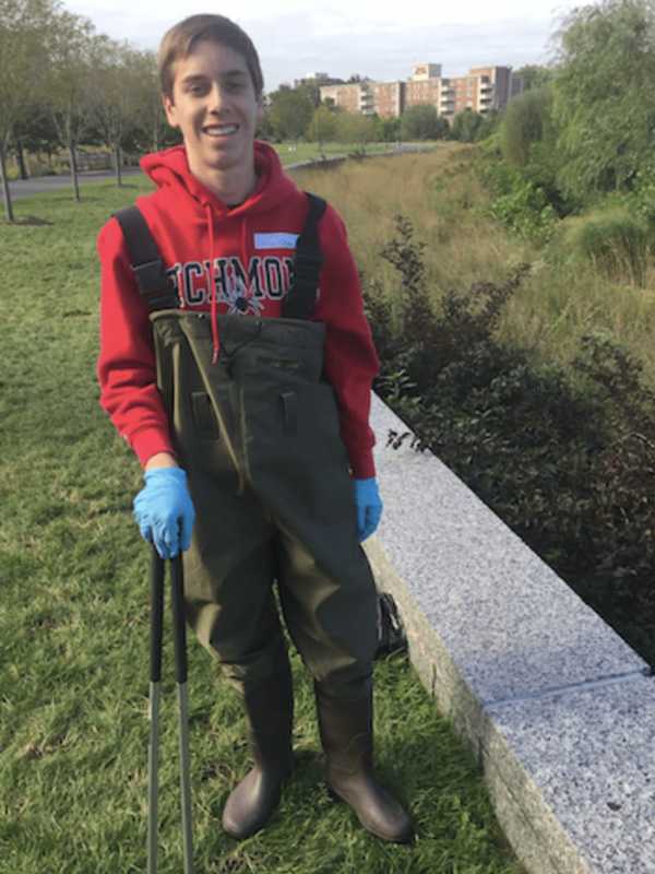 Harvey School Students Wade In To Clean Up Stamford's Mill River Park