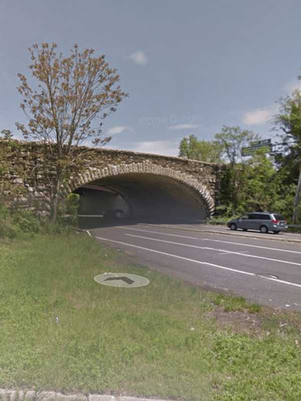 Woman Dies In Crash On Hutchinson River Parkway In Scarsdale