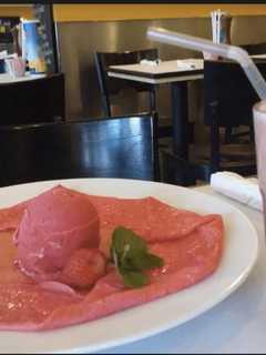 Greenwich's Meli-Melo Serves Up Donation For Breast Cancer Awareness