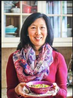 New Canaan Woman Finds Followers For Cooking, Caring For People With Cancer