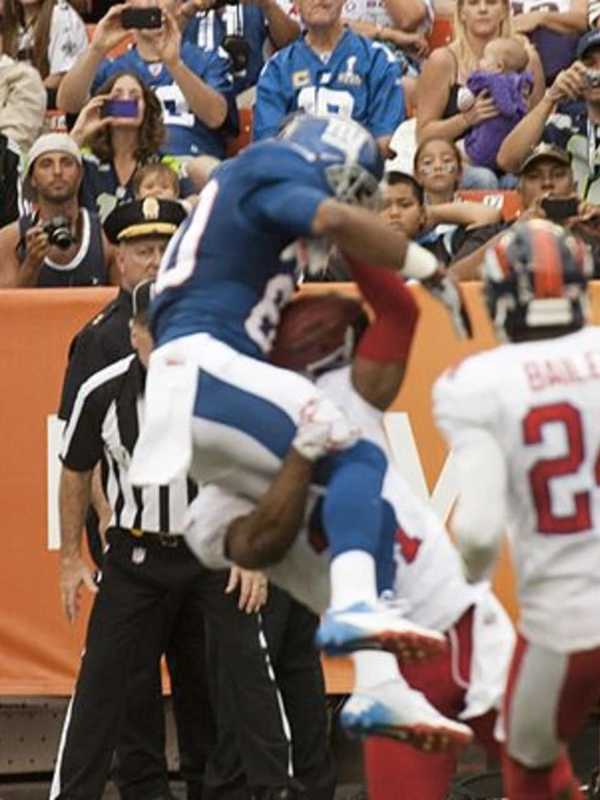 Giants Star Victor Cruz Bringing STEM To Greenwich Boys & Girls Club