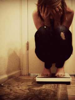 Know The Signs Of Eating Disorders In Young Teens, Says CareMount Doctor