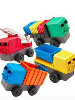 Luke’s Toy Factory in Danbury Runs Free Toy Lottery On Fridays