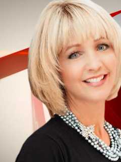 WTNH Anchor Brings Katharine Hepburn Book To Shelton Bookstore
