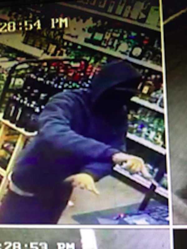Police Need Your Help In Armed Holdup At Liquor Store In Fairfield