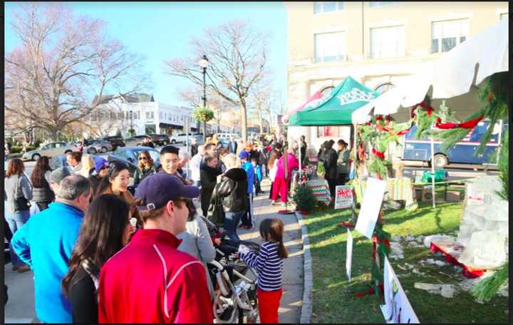 The Eighth Annual Greenwich Holiday Stroll Weekend will feature a live Nativity, horse-drawn carriage rides, professional ice sculpture demos, food, music and entertainment, children’s activities, live reindeer and much more.