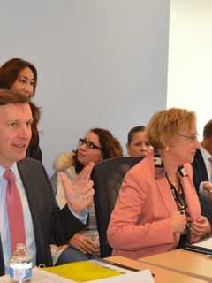Sen. Murphy: Put Mental Health Bill On 'Last Train' Before Trump