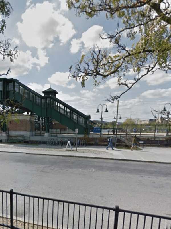 Metro-North Experiencing Delays Due To Police Activity At Tarrytown Station