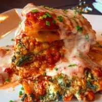 <p>Paisano&#x27;s spinach and meat lasagna</p>