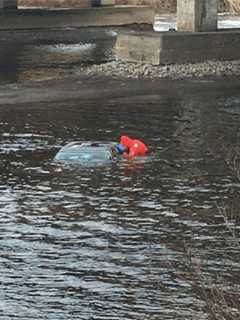 Stolen Vehicle Pulled From Hudson River Under Jan Peeck Bridge