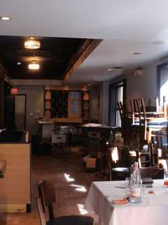 English-Indian Mash-Up Menu Intrigues At Stamford's Viceroy Publik House
