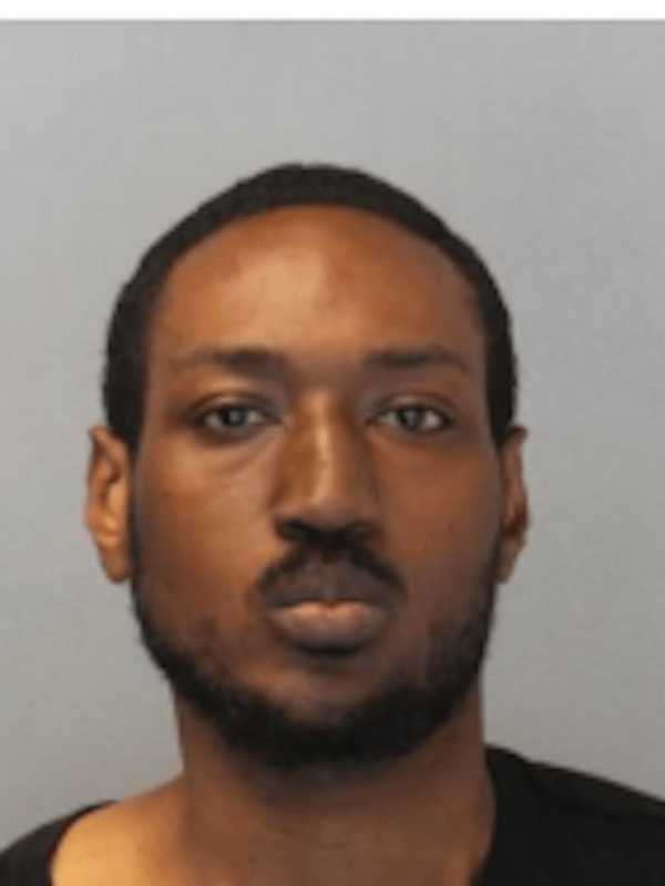 Store Clerk, Customer Fight Off Armed Robber In Spring Valley, Police Say