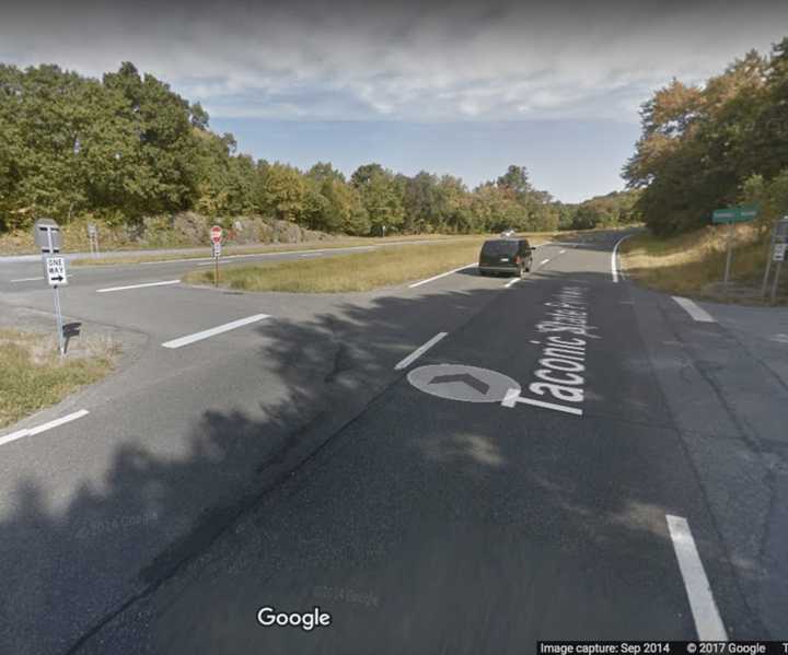 The northbound Taconic Parkway at Tyrrel Road in Pleasant Valley.