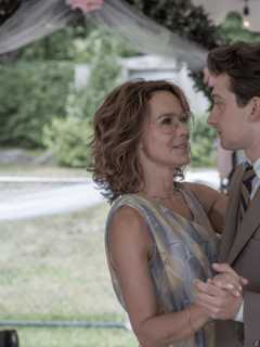 Amazon's 'Red Oaks' Films In Pearl River