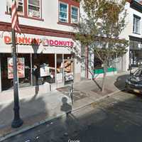 <p>A man was arrested after shattering the front door of the  Dunkin´Donuts on Lafayette Avenue.</p>