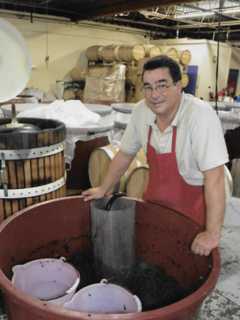 Want To Make Your Own Wine? Yonkers Wine Master Shows You How