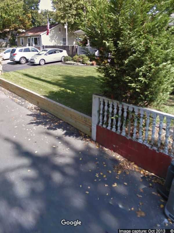 Putnam Mom Charged After 2-Year-Old Found Wandering Alone Tops News
