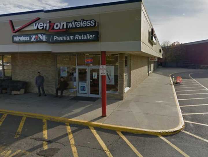 An armed robbery of this Newburgh Verizon store led to federal charges against two men.