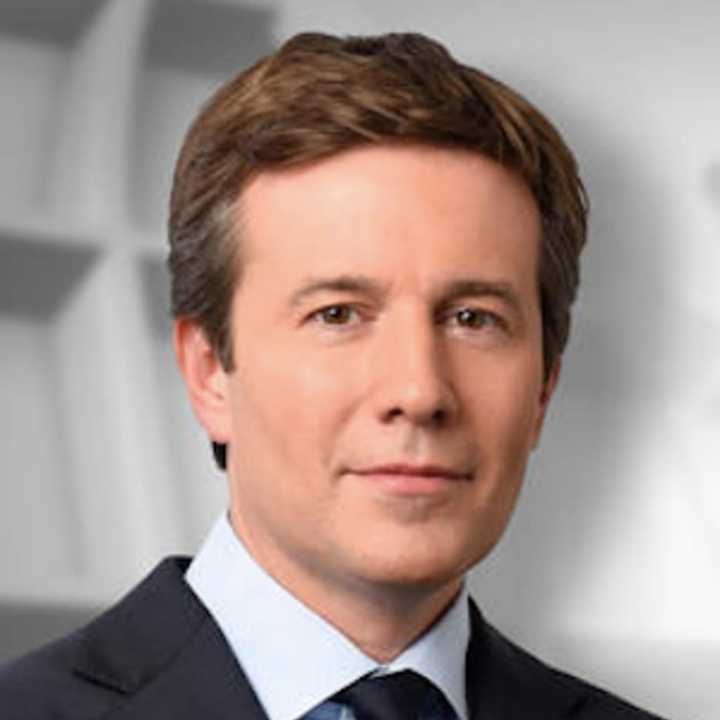 Greenwich resident Jeff Glor makes his debut Monday as the new anchor of &quot;CBS Evening News.&quot;