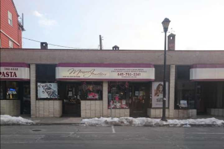 Police Search For Suspects After $60K Robbed From Monroe Jewelry Store