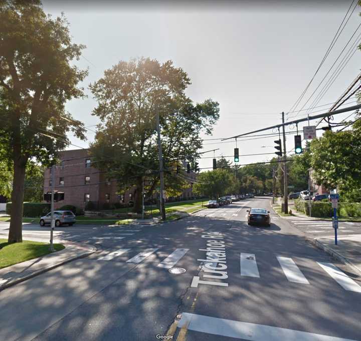 Tuckahoe Road at the intersection of Cross Road in Yonkers.