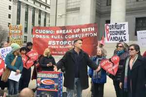 Actor, Activists Rally Outside Trial Of Ex-Cuomo Aide From South Salem