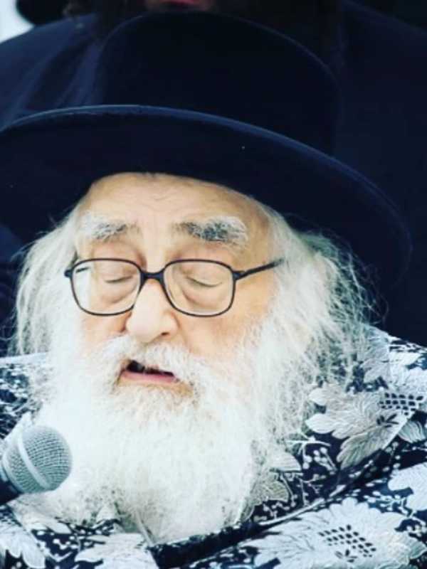 Community Mourns Death Of Grand Rabbi Of Viznitz Hasidim In Kaser-Monsey