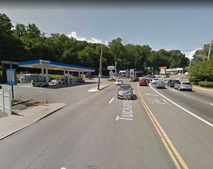 Tuckahoe Road in Yonkers, near the sewage discharge.