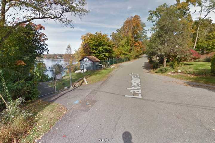 Manager Locks Beachgoers Inside Fence In Northern Westchester, Police Say