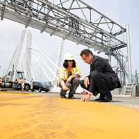 <p>Gov. Andrew Cuomo checks out progress on the new Tappan Zee Bridge on Monday.</p>