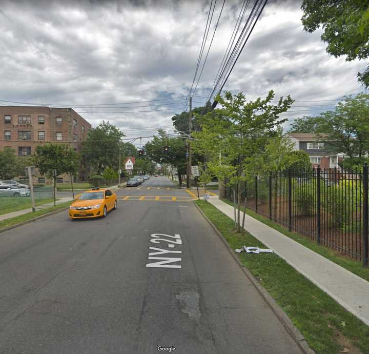 The intersection of Columbus Avenue and 4th Avenue in Mount Vernon, where a police investigation is ongoing.