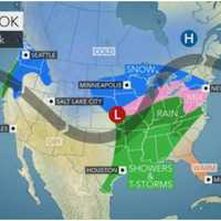 <p>A look at the early week weather pattern.</p>