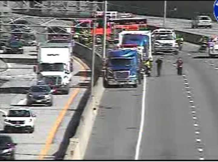 A look at the crash scene on I-95 in Mamaroneck.