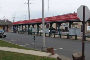 Man Jumps On Train Near Platform Full Of Pedestrians In Pearl River, Police Say