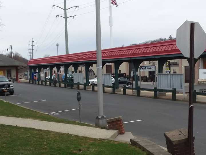 Pearl River train station.