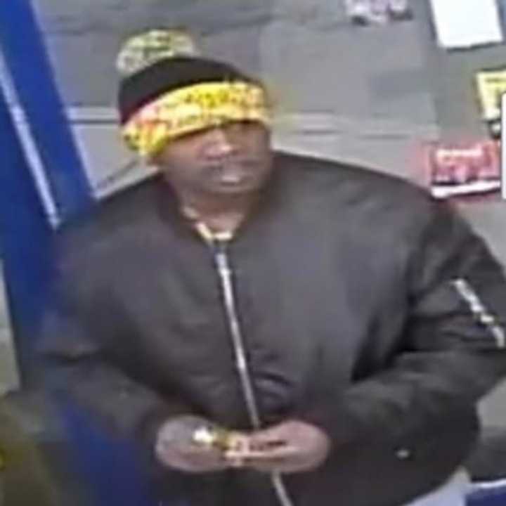 Suspect armed with needle wanted for West Babylon gas station robbery