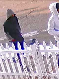 Police Seek To ID Men Wanted For Questioning In Middletown Shooting Death