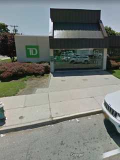 Suspect On Loose After TD Bank Robbery In New Hyde Park