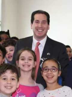 All Schools Must Get Fingerprints From Employees If State Bill Becomes Law