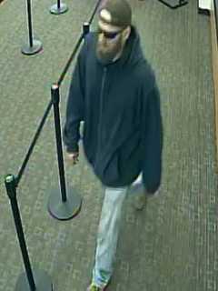 Lindenhurst Bank Robbery Suspect On Loose