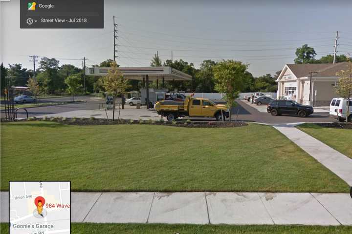 Man Cutting Grass At 7-Eleven Stabbed By Fellow Landscaper, Suffolk Police Say