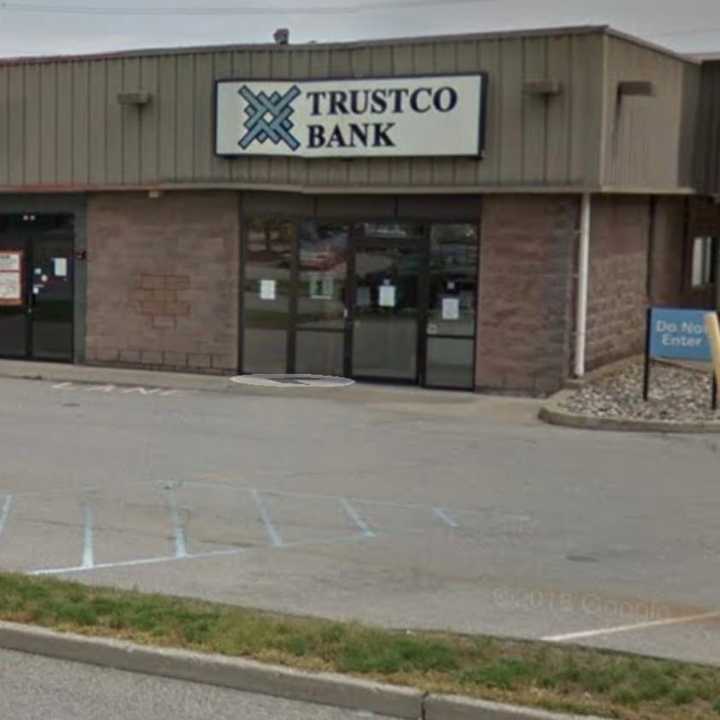 Trustco Bank on Route 9