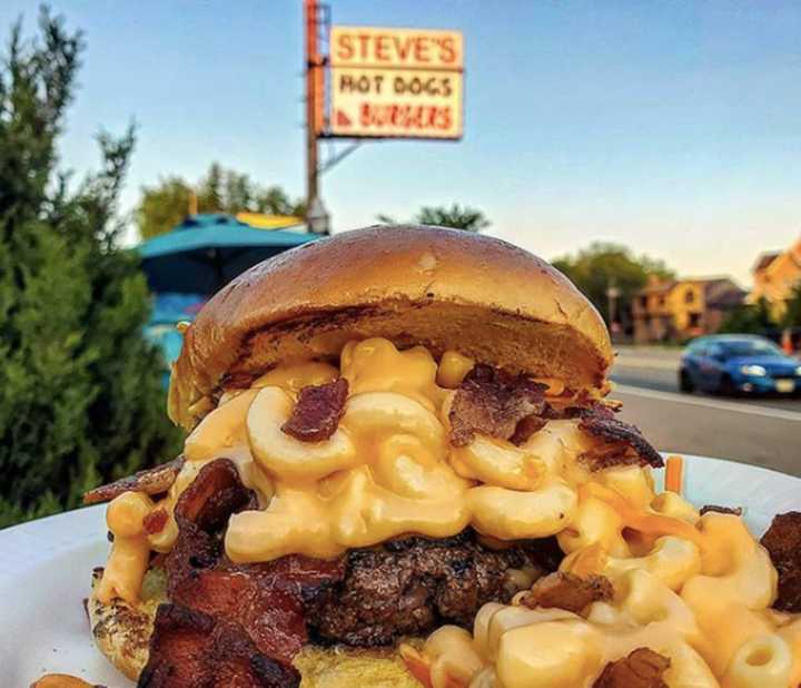 Steve&#x27;s Burgers is opening a second location.