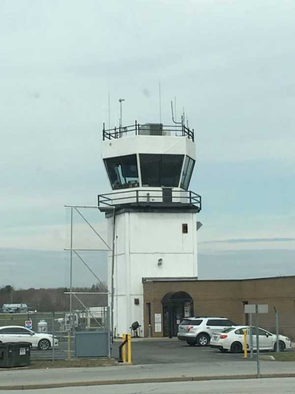 Plane With Malfunctioning Landing Gear Makes Emergency Landing At Hudson Valley Airport