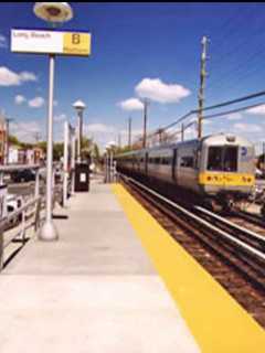 Car Crashes Into Train On Tracks In East Rockaway, Suspending LIRR Service